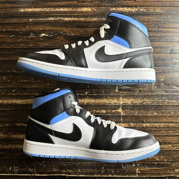 WOMANS AIR JORDAN 1 MID WHITE/BLACK-UNIVERSITY BLUE (W) SIZE 12 Bq6472-102 - Picture 3 of 7